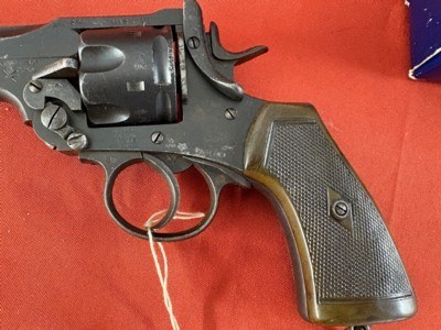 WWl WEBLEY MK VI REVOLVER 455 / 45ACP - Image 3 of 15