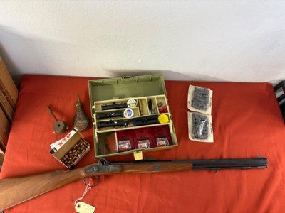 THOMPSON CENTER ~ BIG BORE ~ 58 CALIBER MUZZLE LOADER PERCUSSION RIFLE