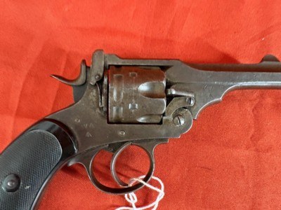 WEBLEY MARK IV REVOLVER CALIBER 455 WEBLEY - Image 5 of 11