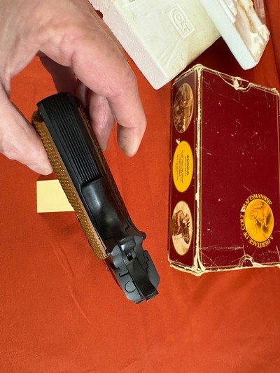 COLT SERIES 80 MK IV GOVERNMENT 1911 SEMI AUTO PISTOL 45ACP ~ MADE 1987 ~ - Image 12 of 14
