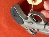 BOND ARMS ROUGHNECK DERRINGER 38SPL / 357 MAGNUM - Image 3 of 6