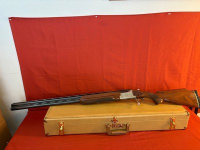 WINCHESTER XTR PIGEON GRADE OVER / UNDER 12 GAUGE SHOTGUN - Image 2 of 24
