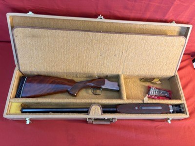 WINCHESTER XTR PIGEON GRADE OVER / UNDER 12 GAUGE SHOTGUN - Image 1 of 24