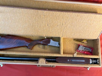 WINCHESTER XTR PIGEON GRADE OVER / UNDER 12 GAUGE SHOTGUN - Image 3 of 24