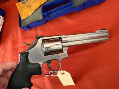 SMITH & WESSON MODEL 617-1 STAINLESS REVOLVER 22LR - Image 4 of 10