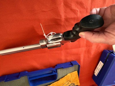SMITH & WESSON MODEL 617-1 STAINLESS REVOLVER 22LR - Image 5 of 10