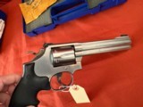 SMITH & WESSON MODEL 617-1 STAINLESS REVOLVER 22LR - Image 4 of 10