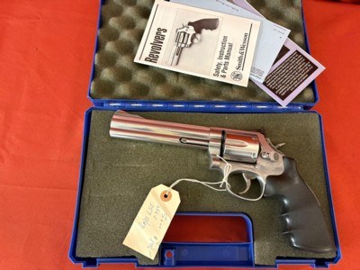 SMITH & WESSON MODEL 686-4 STAINLESS REVOLVER 357 MAGNUM - Image 2 of 15