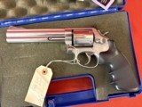 SMITH & WESSON MODEL 686-4 STAINLESS REVOLVER 357 MAGNUM - Image 3 of 15