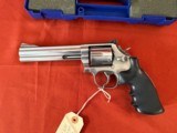 SMITH & WESSON MODEL 686-4 STAINLESS REVOLVER 357 MAGNUM - Image 1 of 15