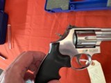 SMITH & WESSON MODEL 686-4 STAINLESS REVOLVER 357 MAGNUM - Image 7 of 15