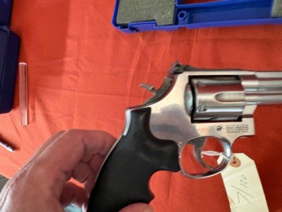 SMITH & WESSON MODEL 686-4 STAINLESS REVOLVER 357 MAGNUM - Image 7 of 15