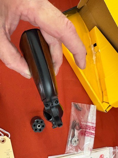 EARLY 3 SCREW ~ RUGER SINGLE SIX CONVERTIBLE REVOLVER 22LR & 22 MAGNUM ~ MADE 1967 - Image 13 of 16