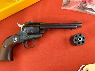 EARLY 3 SCREW ~ RUGER SINGLE SIX CONVERTIBLE REVOLVER 22LR & 22 MAGNUM ~ MADE 1967 - Image 3 of 16