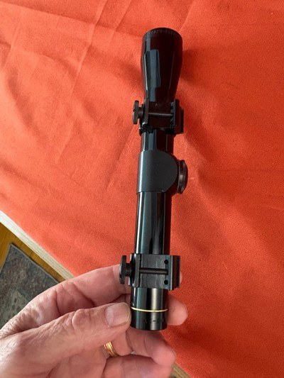 LEUPOLD M8 PISTOL SCOPE 2x WITH WEAVER RIINGS - Image 5 of 8