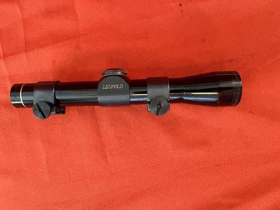 LEUPOLD M8 PISTOL SCOPE 2x WITH WEAVER RIINGS - Image 4 of 8