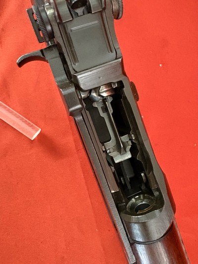 WWll SPRINGFIELD ARMORY M1 GARAND SEMI AUTO RIFLE ~ WWll RIFLE MADE IN 1943 ~ - Image 16 of 23