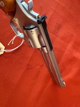 SMITH & WESSON MODEL 686 NO DASH REVOLVER 357 MAGNUM - Image 11 of 12