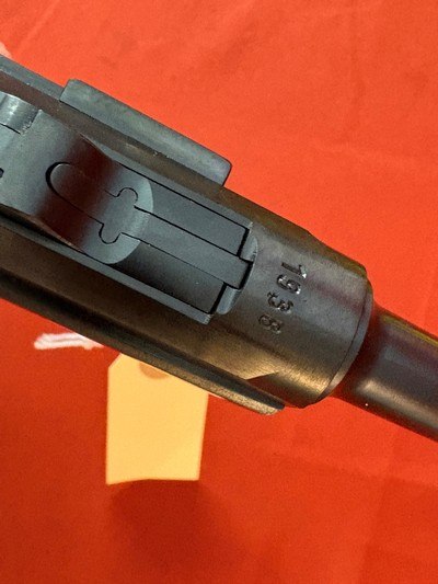 WWii GERMAN P08 S/42 LUGER SEMI AUTO PISTOL 9MM ~ DATED 1938 - Image 12 of 14