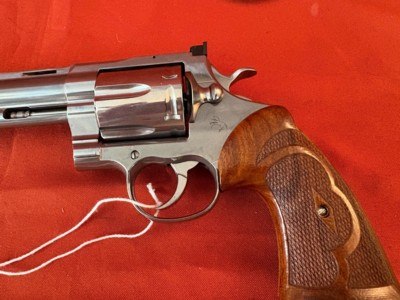 COLT ANACONDA STAINLESS REVOLVER 44 MAGNUM 8 INCH BARREL - Image 4 of 13