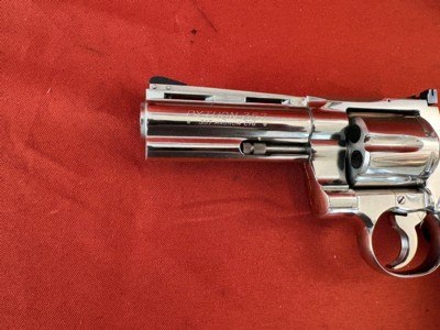 COLT PYTHON REVOLVER 357 MAGNUM ~ 4