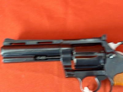 COLT DIAMONDBACK REVOLVER 4
