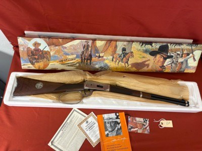 JOHN WAYNE ~ WINCHESTER MODEL 94 LEVER ACTION RIFLE 32-40 ~ ENGRAVED LARGE LOOP ~ - Image 1 of 18