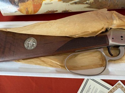 JOHN WAYNE ~ WINCHESTER MODEL 94 LEVER ACTION RIFLE 32-40 ~ ENGRAVED LARGE LOOP ~ - Image 8 of 18