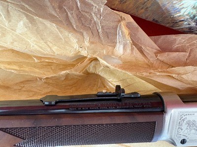 JOHN WAYNE ~ WINCHESTER MODEL 94 LEVER ACTION RIFLE 32-40 ~ ENGRAVED LARGE LOOP ~ - Image 16 of 18