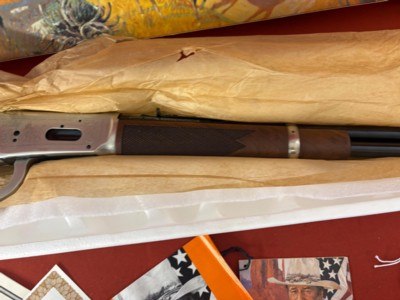 JOHN WAYNE ~ WINCHESTER MODEL 94 LEVER ACTION RIFLE 32-40 ~ ENGRAVED LARGE LOOP ~ - Image 10 of 18