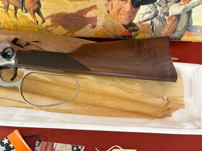 JOHN WAYNE ~ WINCHESTER MODEL 94 LEVER ACTION RIFLE 32-40 ~ ENGRAVED LARGE LOOP ~ - Image 13 of 18