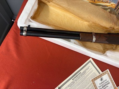 JOHN WAYNE ~ WINCHESTER MODEL 94 LEVER ACTION RIFLE 32-40 ~ ENGRAVED LARGE LOOP ~ - Image 15 of 18