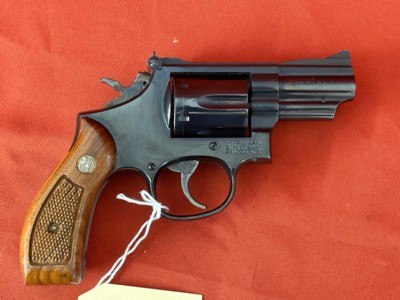 SMITH & WESSON MODEL 19-6 REVOLVER 357 MAGNUM 2 1/2 
