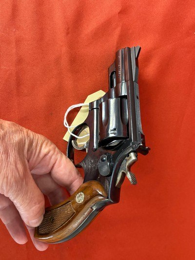 SMITH & WESSON MODEL 19-6 REVOLVER 357 MAGNUM 2 1/2 