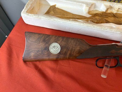 WINCHESTER MODEL 1894 ~ ALBERTA DIAMOND JUBILLE ~ LEVER ACTION RIFLE 38-55 - Image 3 of 17
