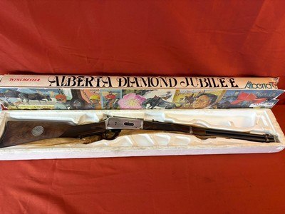 WINCHESTER MODEL 1894 ~ ALBERTA DIAMOND JUBILLE ~ LEVER ACTION RIFLE 38-55 - Image 6 of 17
