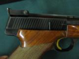 6192 Browning Medalist target pistol as new in case,4 weights, wrench. gold trigger, 2 magazines. 22 long rifle,Belgium mfg. dont miss this one - 8 of 11