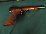 6192 Browning Medalist target pistol as new in case,4 weights, wrench. gold trigger, 2 magazines. 22 long rifle,Belgium mfg. dont miss this one - 4 of 11