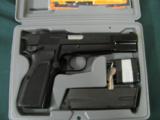 6200 Browning Hi Power Mark III 9mm 4.6 barrel, molded grips with thumb rest,black finish, Belguim mfg. 2 MAGAZINES,NEW IN BOX WITH ALL PAPERS 2010 MF - 2 of 6