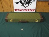 6691 Winchester 101 case for any gauge, like new , with keys, will take 25 1/2 inch barrels. looks like never had a gun in it. - 1 of 6