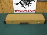 6986 Winchester
23 Golden Quail case 99% condition with keys, leather trim.inside cover marquee,, only 500 per gauge were manufactured, 99% condition - 1 of 6