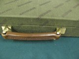 7116 Winchester 23 or 101 or other gun. the case will take 26 inch barrels, has the keys, NEW OLD STOCK, leather trim. - 3 of 6