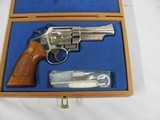 7511 Smith Wesson 57 41 magnum 4 inch barrel (hard to find) mfg 1981 wood presentation case, all papers and tools,walnut medallion grips NICKE - 2 of 11