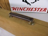 7843
Winchester Golden Quai Case with key and hang tag. Will take 27