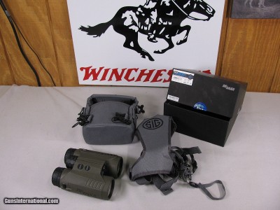 7875
Kilo 3000 BDX 10x42
Digital Ballistic Range Finding Binocular, In OD Green, SDK 31001, Sig Sauer, Like new in box with all paperwork.