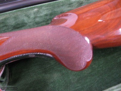 7923Winchester 23 Pigeon XTR 20 gauge, Green hard case! With keys. Has 28 inch barrels 2 3/4 & 3 inch chambers, M/F, 14 1/8 LOP, round knob, vent ri - Image 4 of 22