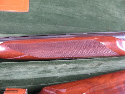 7923Winchester 23 Pigeon XTR 20 gauge, Green hard case! With keys. Has 28 inch barrels 2 3/4 & 3 inch chambers, M/F, 14 1/8 LOP, round knob, vent ri - Image 12 of 22