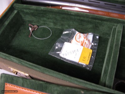 7923Winchester 23 Pigeon XTR 20 gauge, Green hard case! With keys. Has 28 inch barrels 2 3/4 & 3 inch chambers, M/F, 14 1/8 LOP, round knob, vent ri - Image 19 of 22