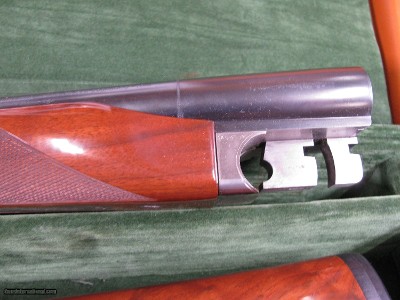 7923Winchester 23 Pigeon XTR 20 gauge, Green hard case! With keys. Has 28 inch barrels 2 3/4 & 3 inch chambers, M/F, 14 1/8 LOP, round knob, vent ri - Image 11 of 22