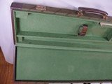 7960
Winchester Green Shotgun Case, very nice condition, with spacer blocks, 29 Inch barrels. - 5 of 6
